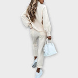 ALINA™ – CONJUNTO COM CORTE CONFORTÁVEL E ELEGÂNCIA