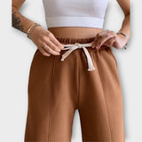 MARIA LUISA™ – CONJUNTO COM BOTÕES E CORTE ELEGANTE