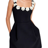 CINDY™ – VESTIDO MINI FEMININO COM APLICAÇÕES FLORAIS