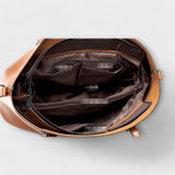 GRETA™ – MALA DE OMBRO EM COURO COM AURA CLÁSSICA