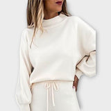 ALINA™ – CONJUNTO COM CORTE CONFORTÁVEL E ELEGÂNCIA