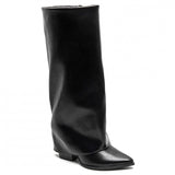 VERA™ – BOTAS PRETAS COM DOBRA ELEGANTE