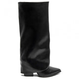 VERA™ – BOTAS PRETAS COM DOBRA ELEGANTE