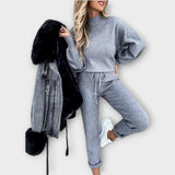 ALINA™ – CONJUNTO COM CORTE CONFORTÁVEL E ELEGÂNCIA