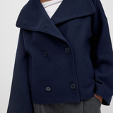 SERENA™ – CASACO CURTO REVERSÍVEL COM GOLA AMPLA