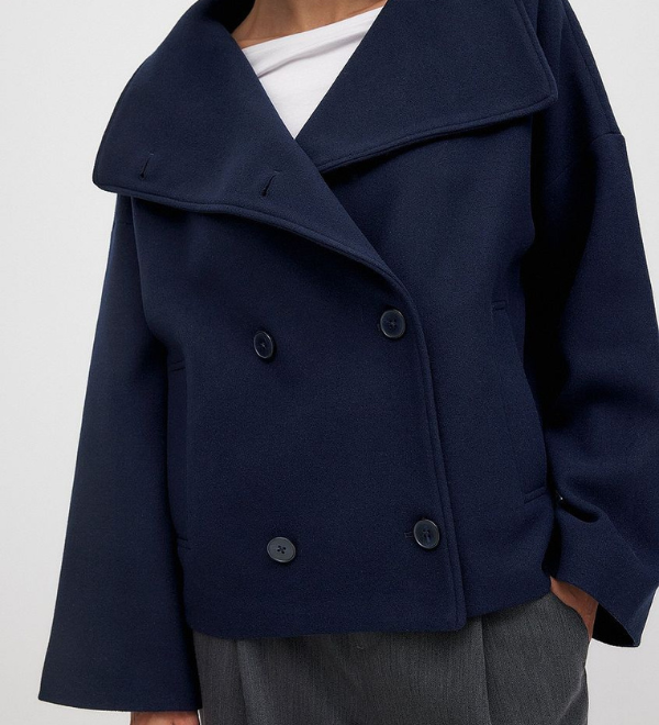 SERENA™ – CASACO CURTO REVERSÍVEL COM GOLA AMPLA