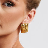 BRONTE™ – BRINCOS DOURADOS COM CHARME INTEMPORAL