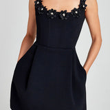 CINDY™ – VESTIDO MINI FEMININO COM APLICAÇÕES FLORAIS