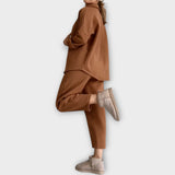 MARIA LUISA™ – CONJUNTO COM BOTÕES E CORTE ELEGANTE